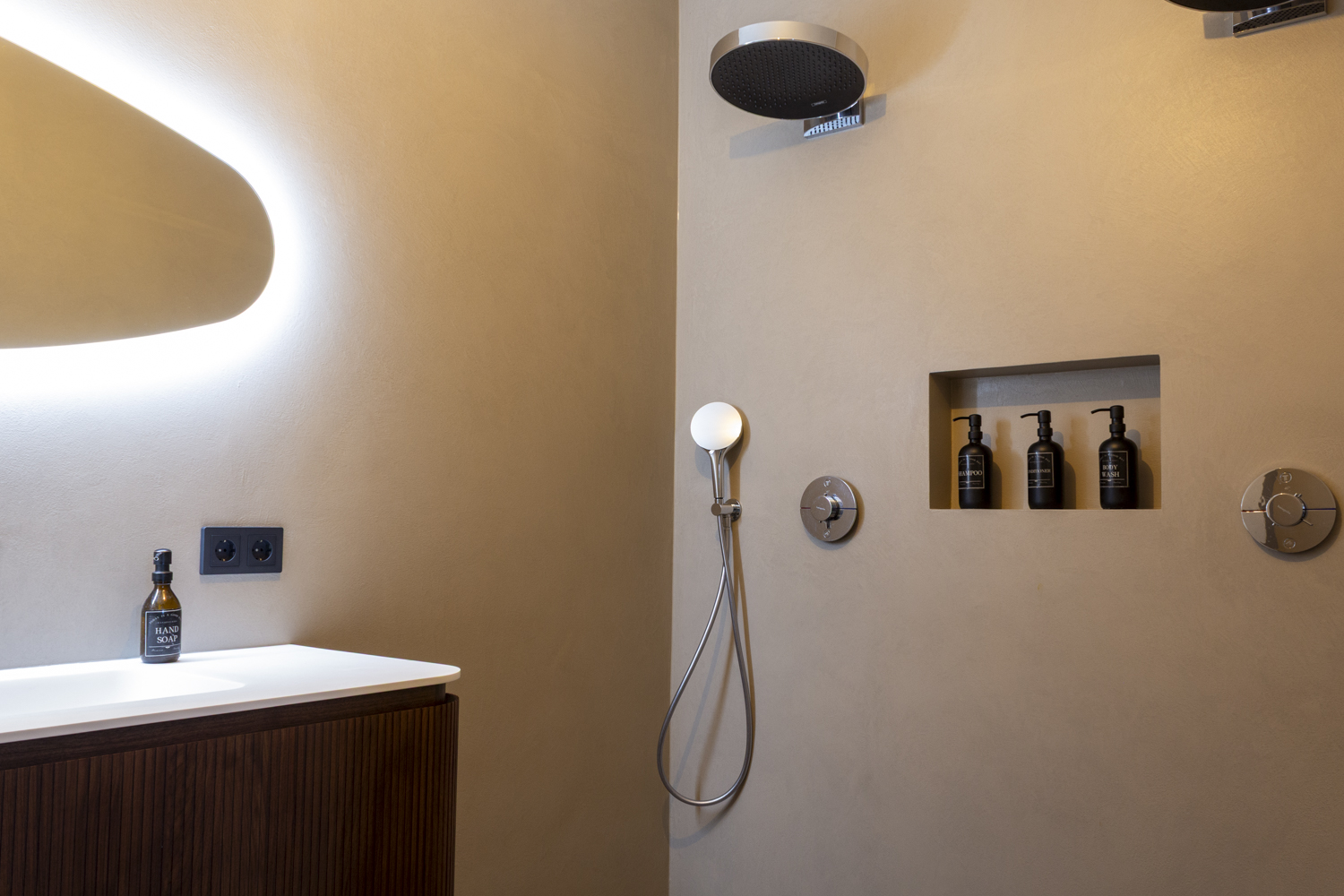 Foto: Microcement Quartz badkamer wand 2