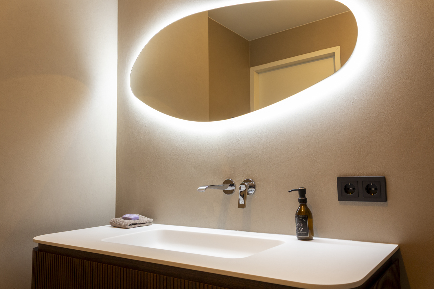 Foto: Microcement Quartz badkamer wand 24