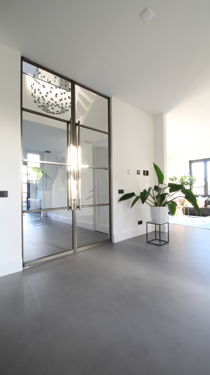 Foto: hal openslaande deuren