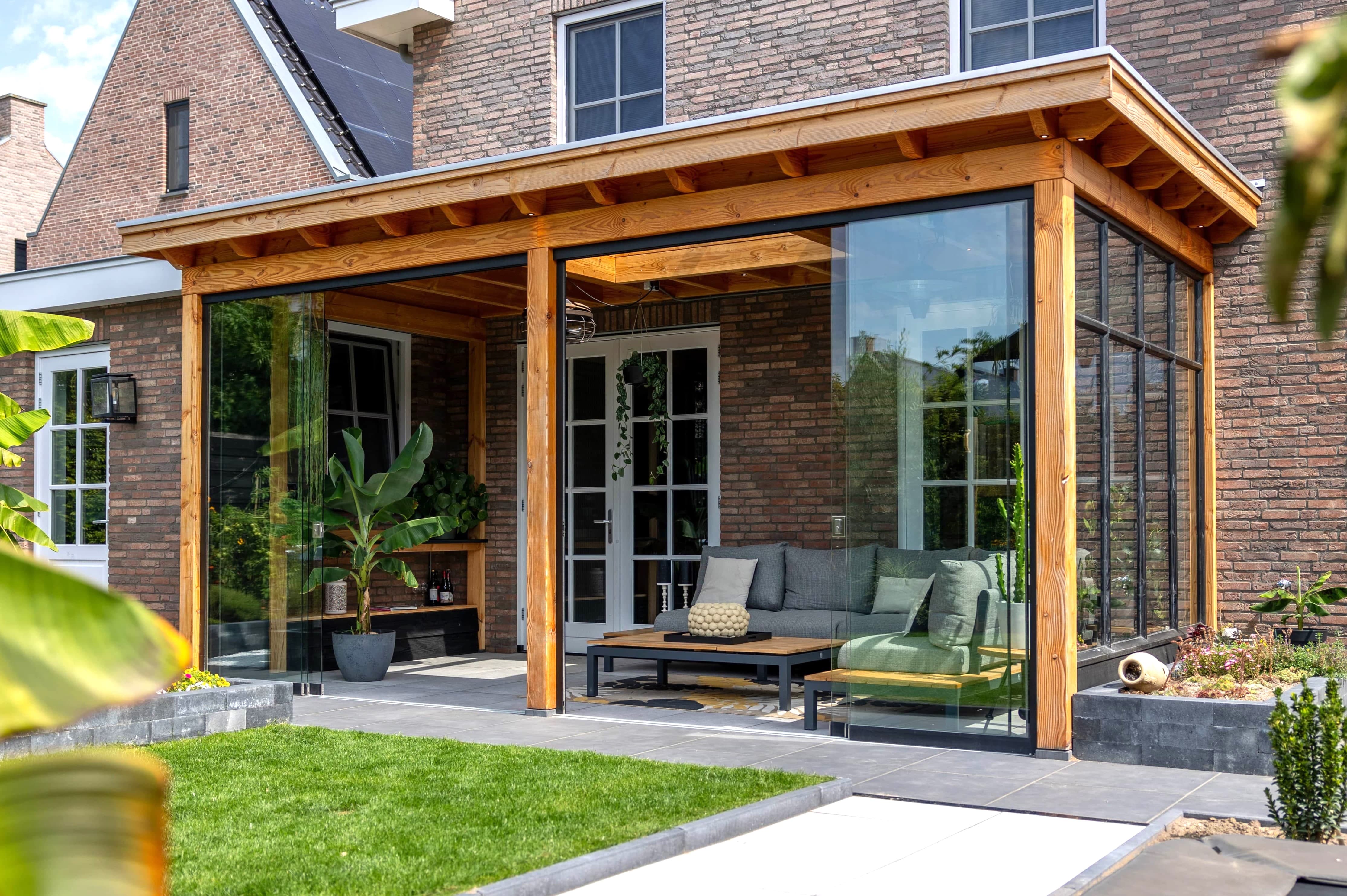 Foto: Lucca   5955x3050  3   1   1 