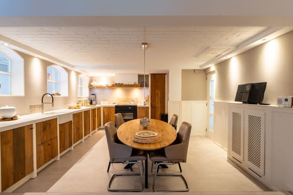 Foto : Rust, ruimte en natuurlijk design: de keuken als hart van het huis