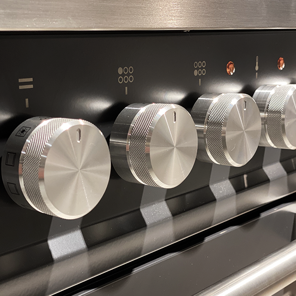 Foto : ILVE 100 cm - Mat Zwart inductiefornuis met grote ovens!