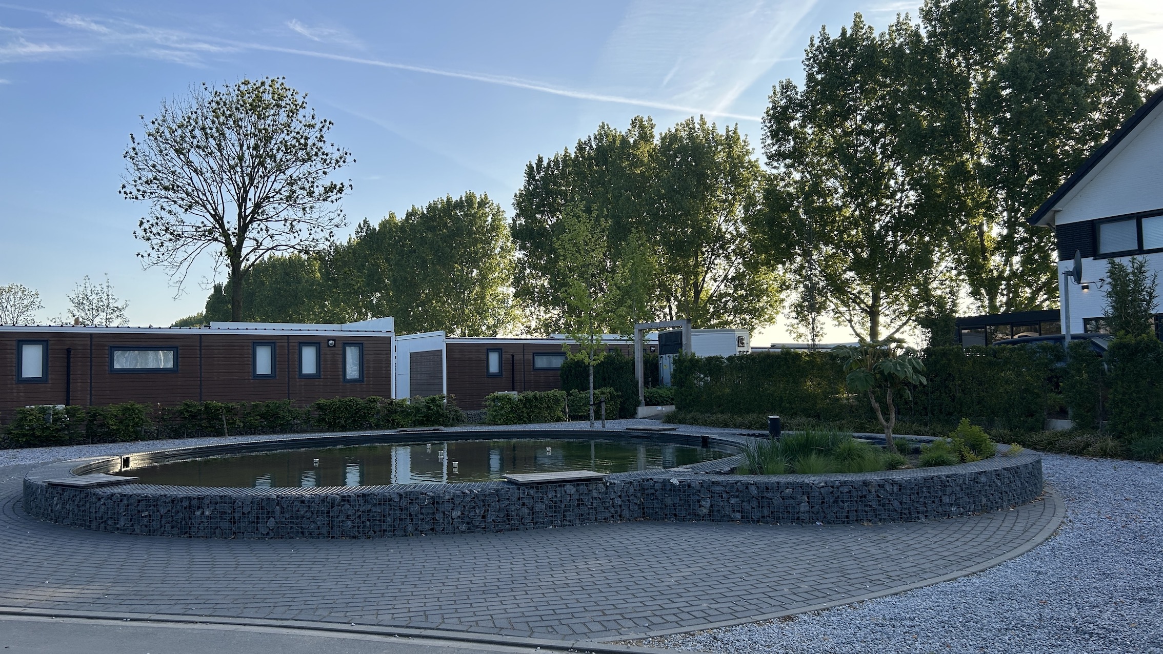 Foto : Schanskorf ronde vijver