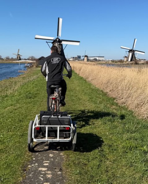 Foto : Altijd onderweg voor onze klanten – door heel Nederland