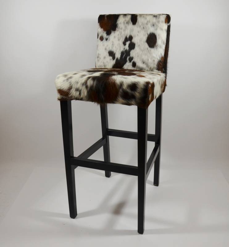 Foto: barkruk koeienhuid met leuning