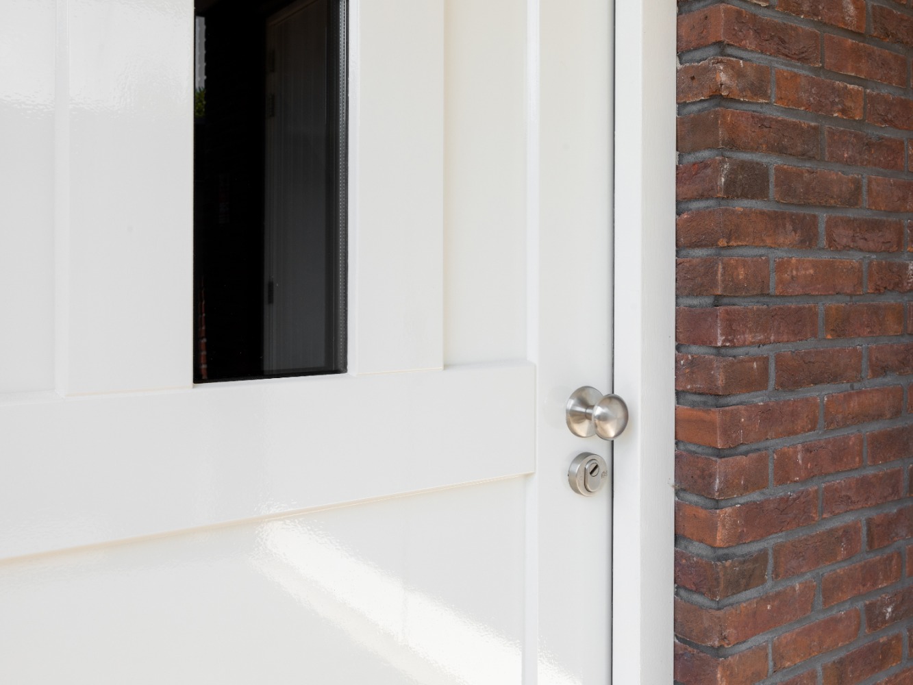 Foto: Topdeuren project voordeur wit glasdeur deurbeslag binnendeuren kozijnen albo formani pietboon vrijstaande woning harderwijk