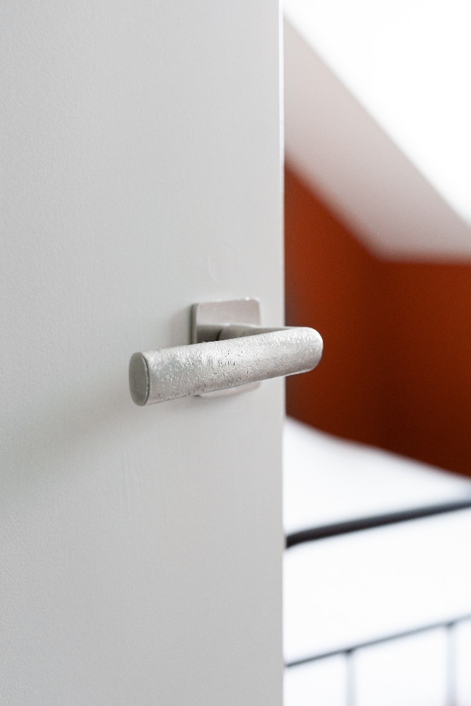 Foto: Topdeuren deurenshowroom binnendeur wit dauby deurbeslag tussenwoning barneveld