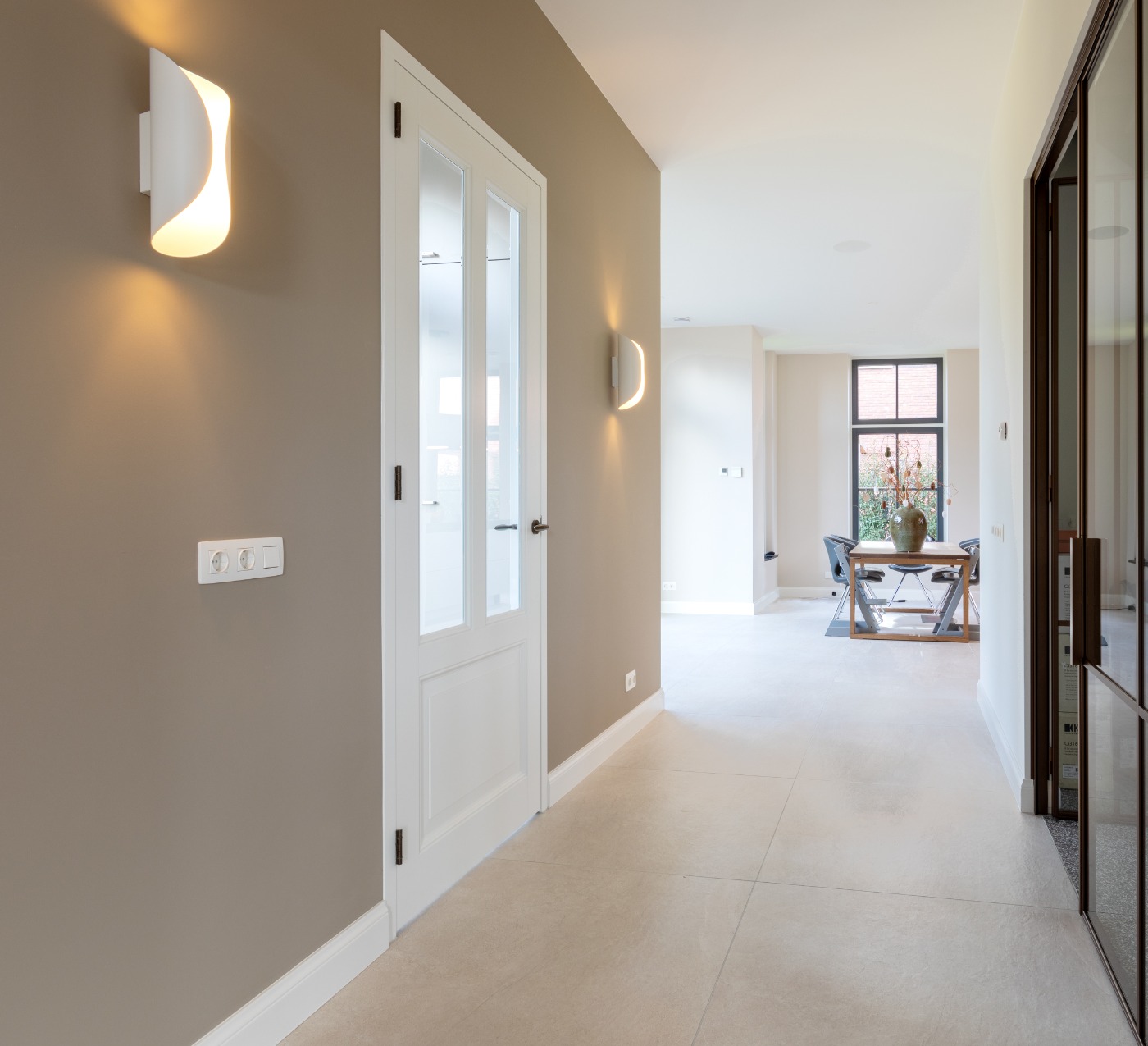 Foto: Topdeuren project deurbeslag formani brons glasdeur facetglas scharnieren zwart binnendeur paneel