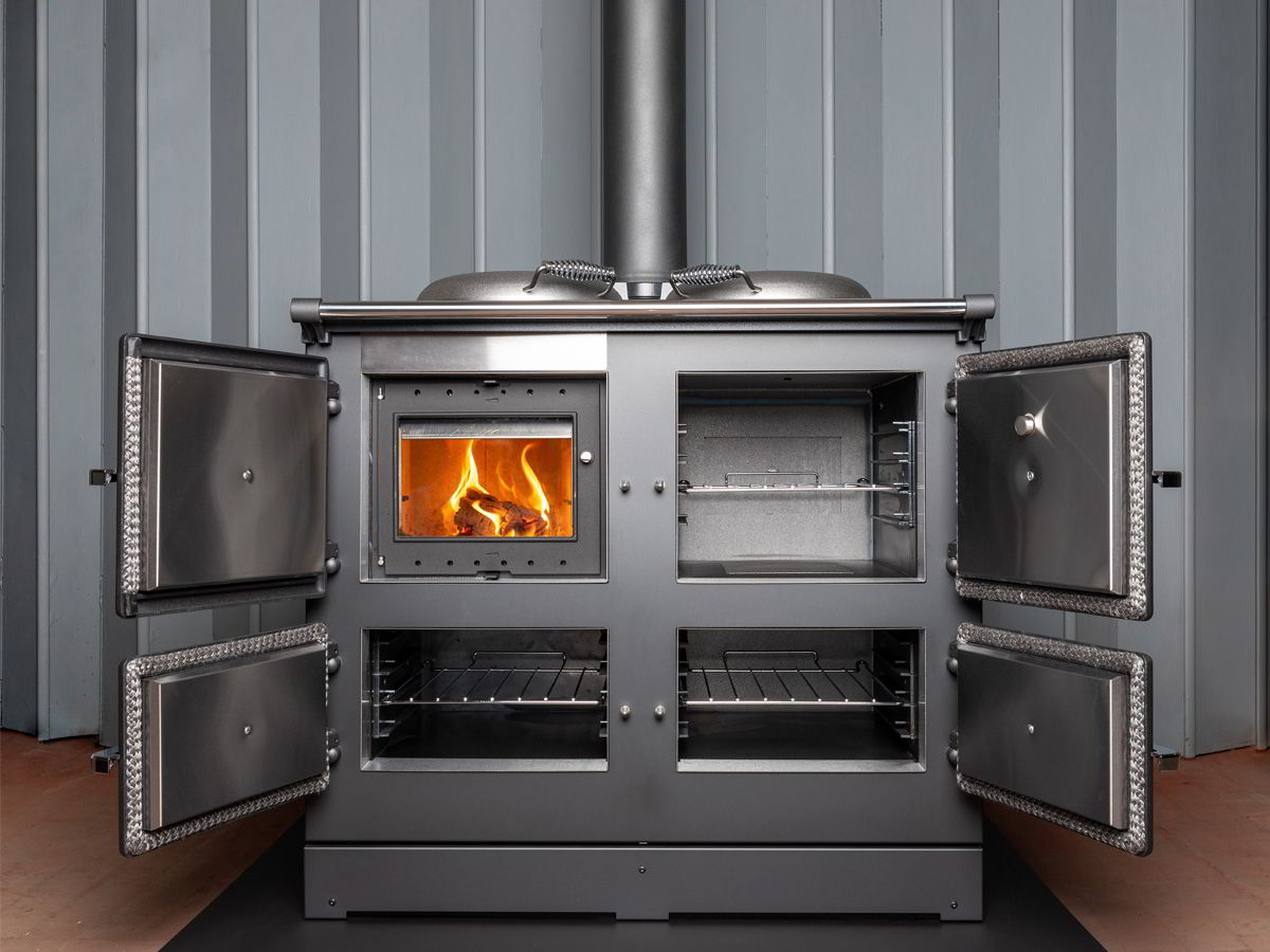 Foto: ESSE 1000 W Woodburning cooker doors open