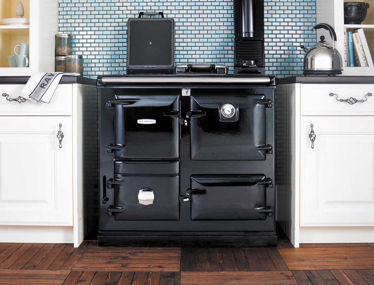 Foto: Rayburn 300 W houtgestookt fornuis Zwart keuken