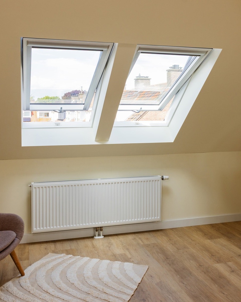 Foto : Daglicht binnenhalen wordt eenvoudig met FAKRO dakramen