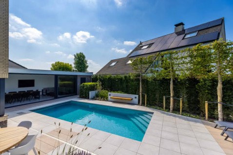 Foto : Zwembad en Tuin in Perfecte Harmonie