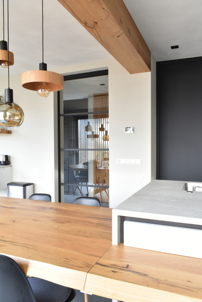 Foto: Totaal gerenoveerde woning met karaktervol interieur op maat  10 