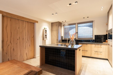 Foto : Robuuste landelijke keuken met karaktervol interieur