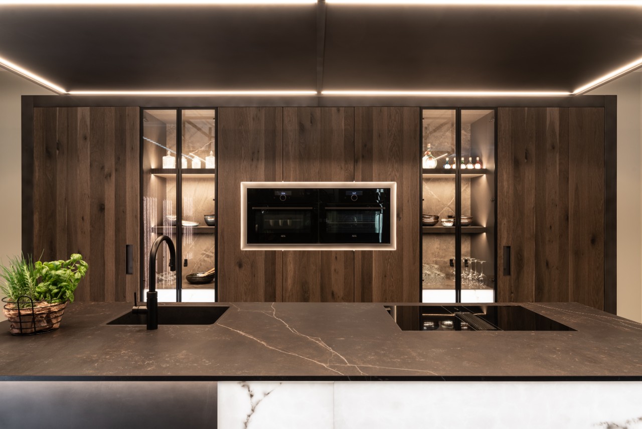 Foto: Mereno Verona Milano keuken eiland glaskasten