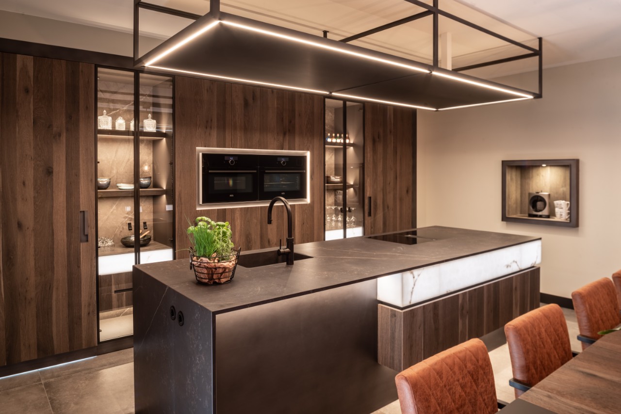 Foto: Mereno Verona Milano keuken eiland marble light