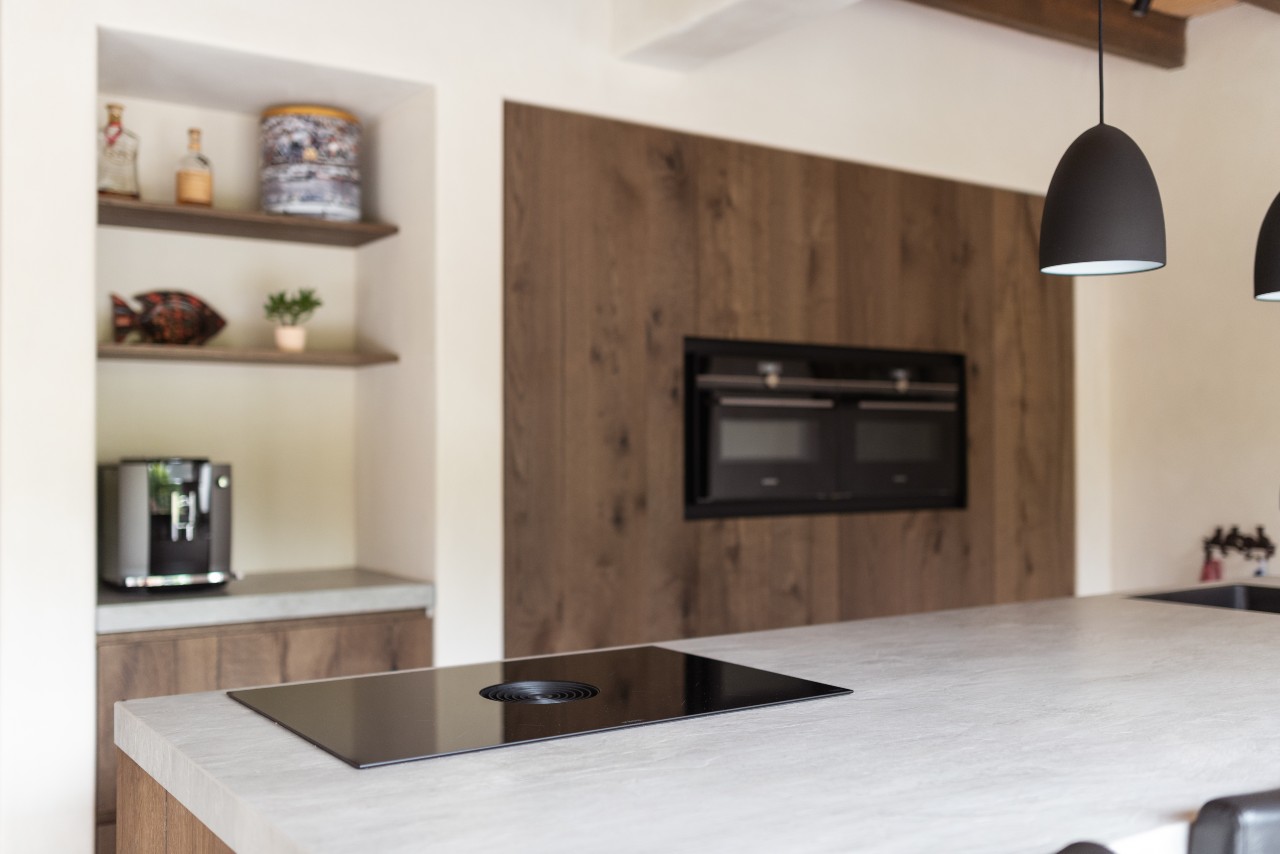 Foto: Mereno keuken Sienna fineer genoest met kookeiland detail  2 