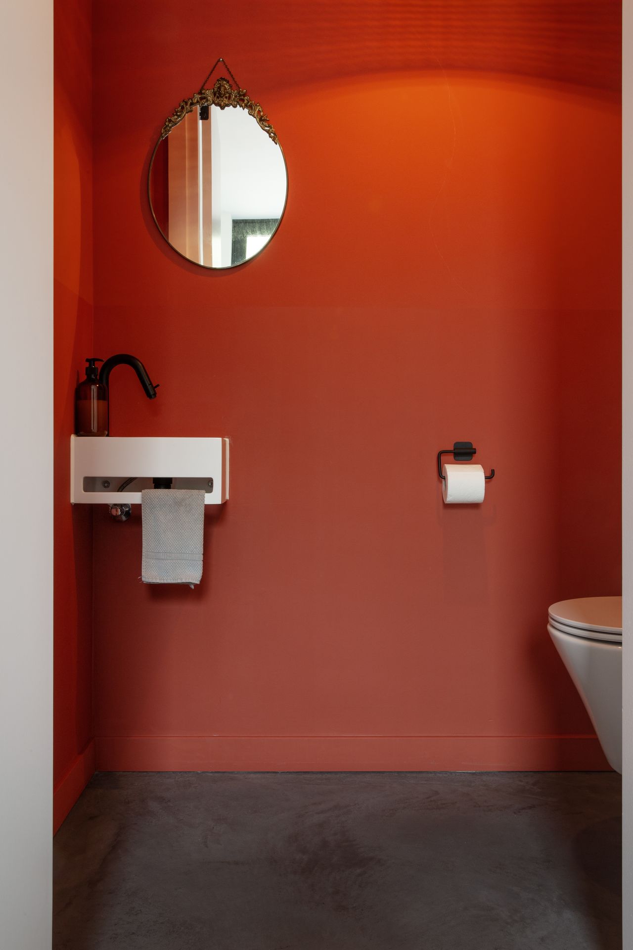 Foto: Gevlinderde betonvloer in Zijdewind 19 lr