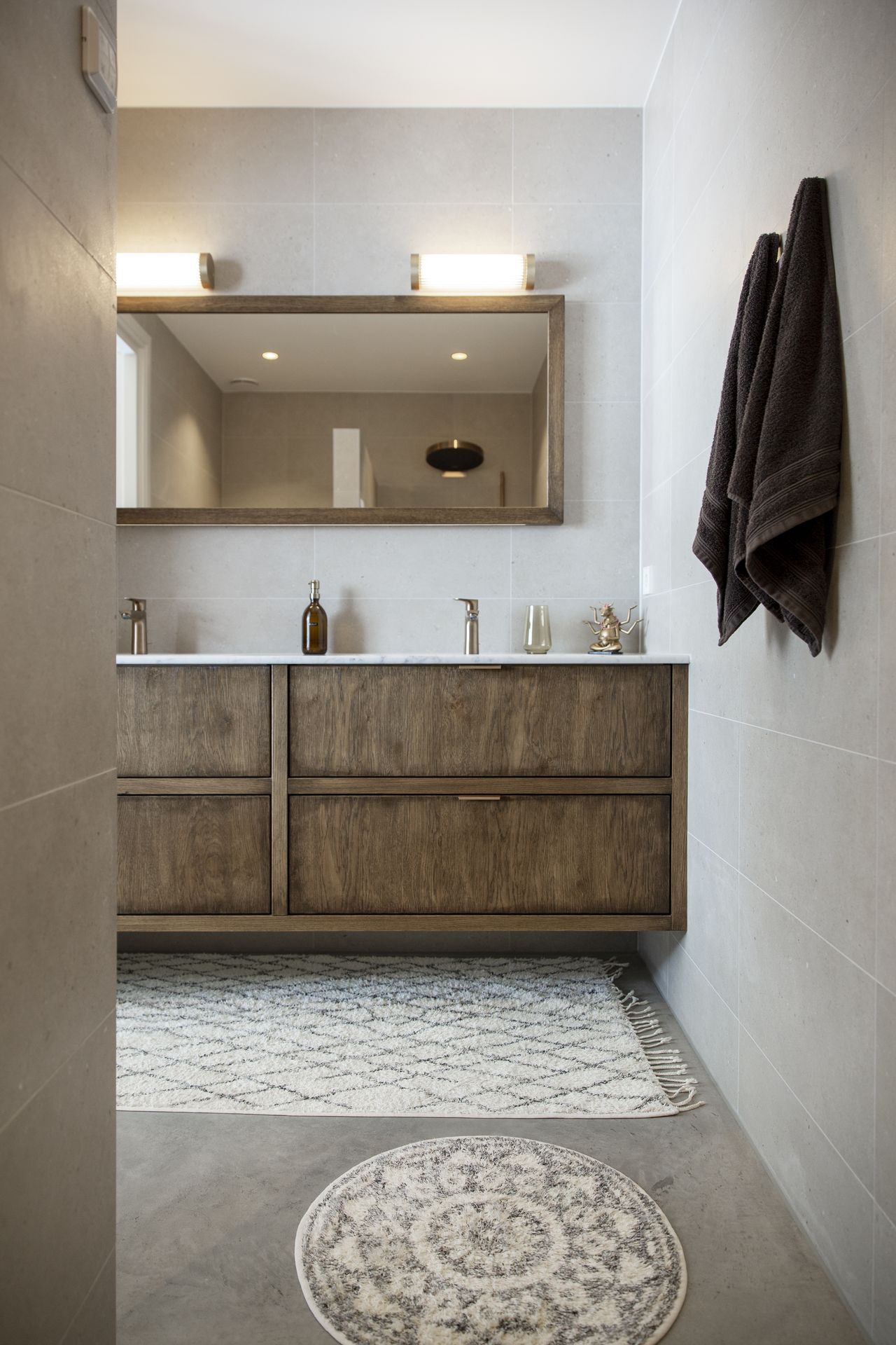 Foto: Gevlinderde woonbeton vloer in Ulvenhout 8 lr