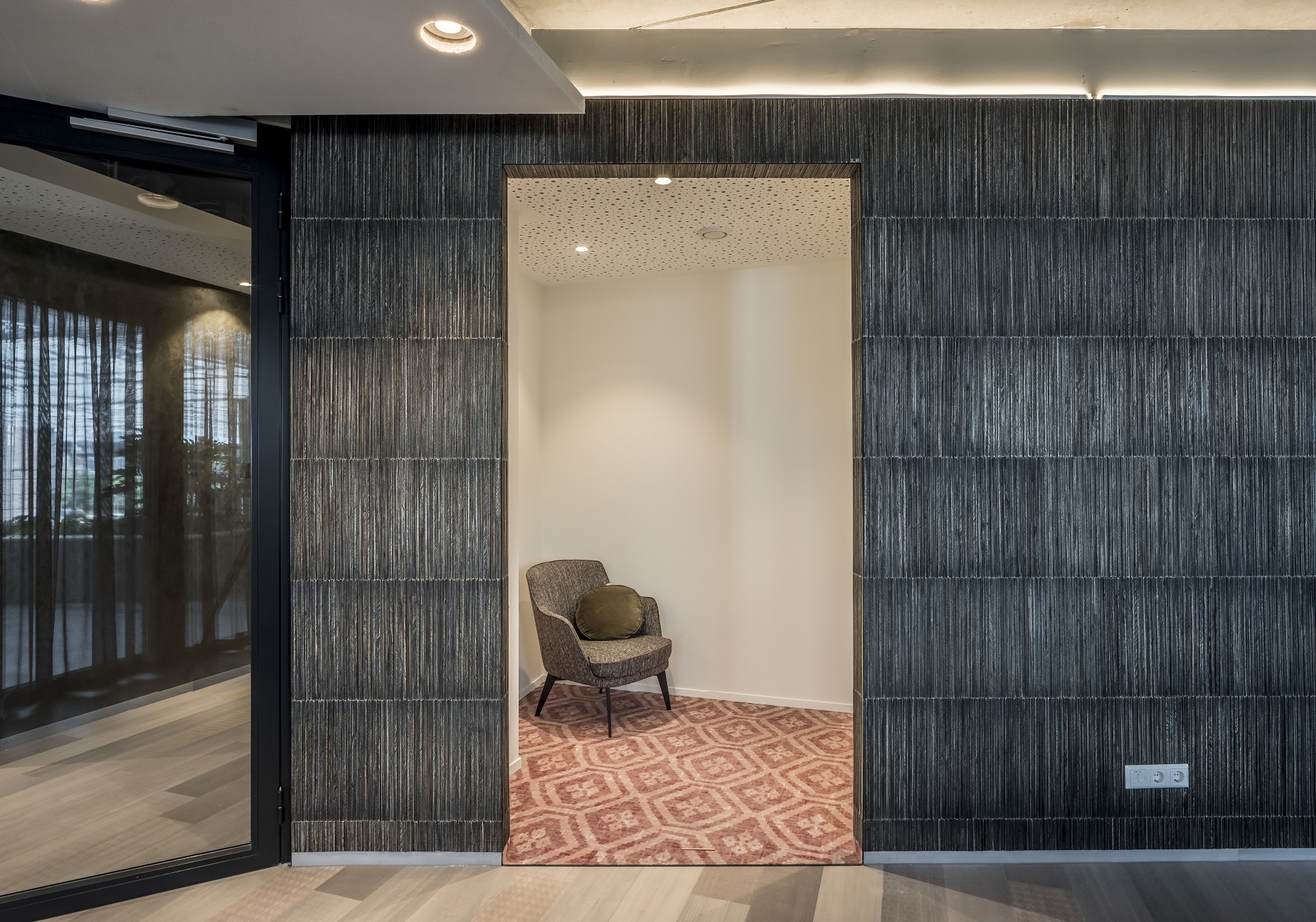 Foto: 100336 Nipa Hut black wash P01 4 website