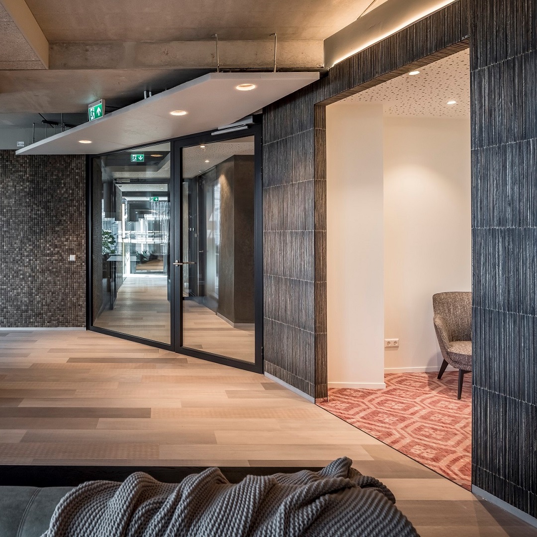 Foto: 100336 Nipa Hut black wash P01  insta