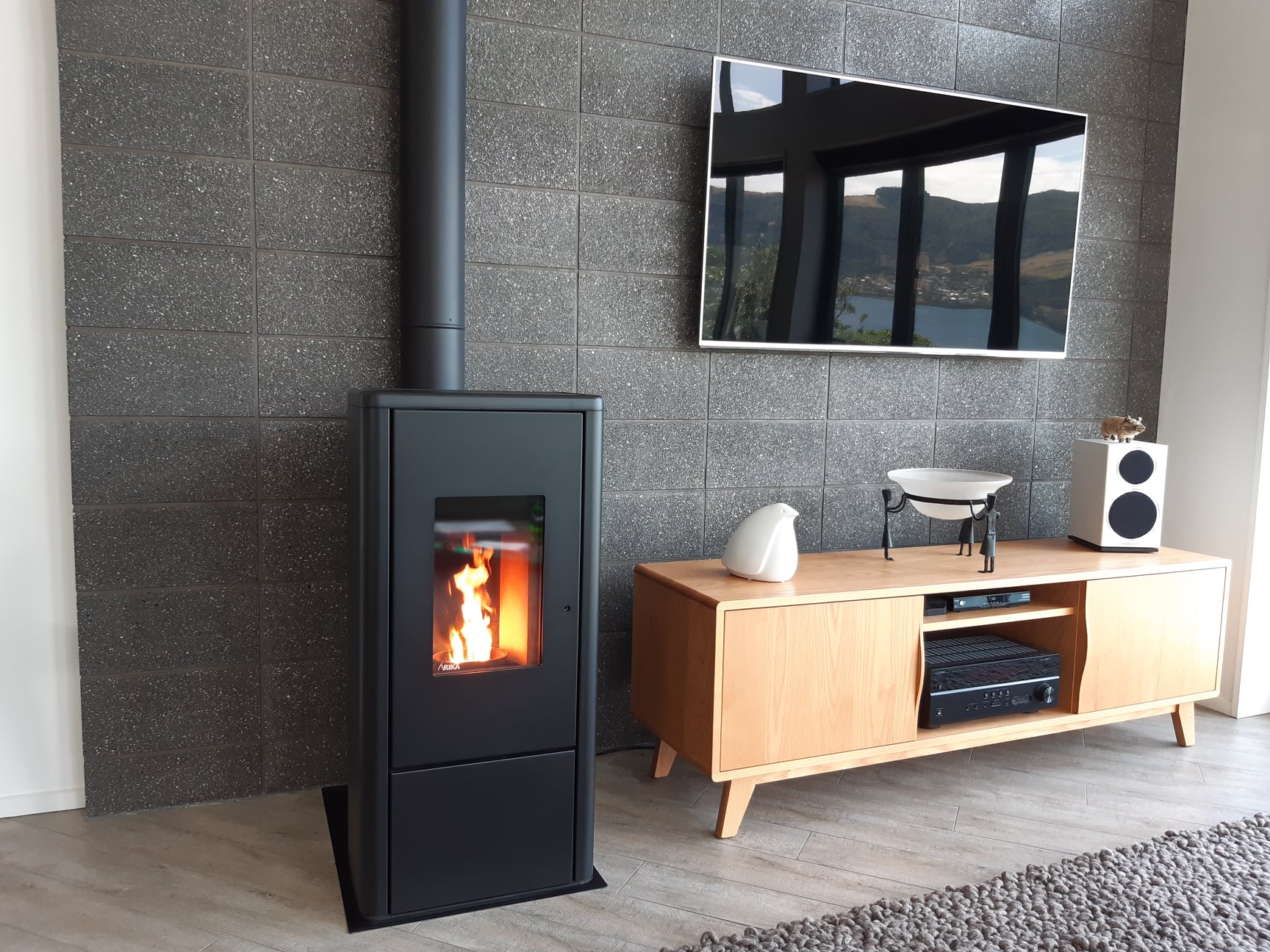 Foto : Een tijdloze, stille pelletkachel met een vermogen van 6 kW. Livo