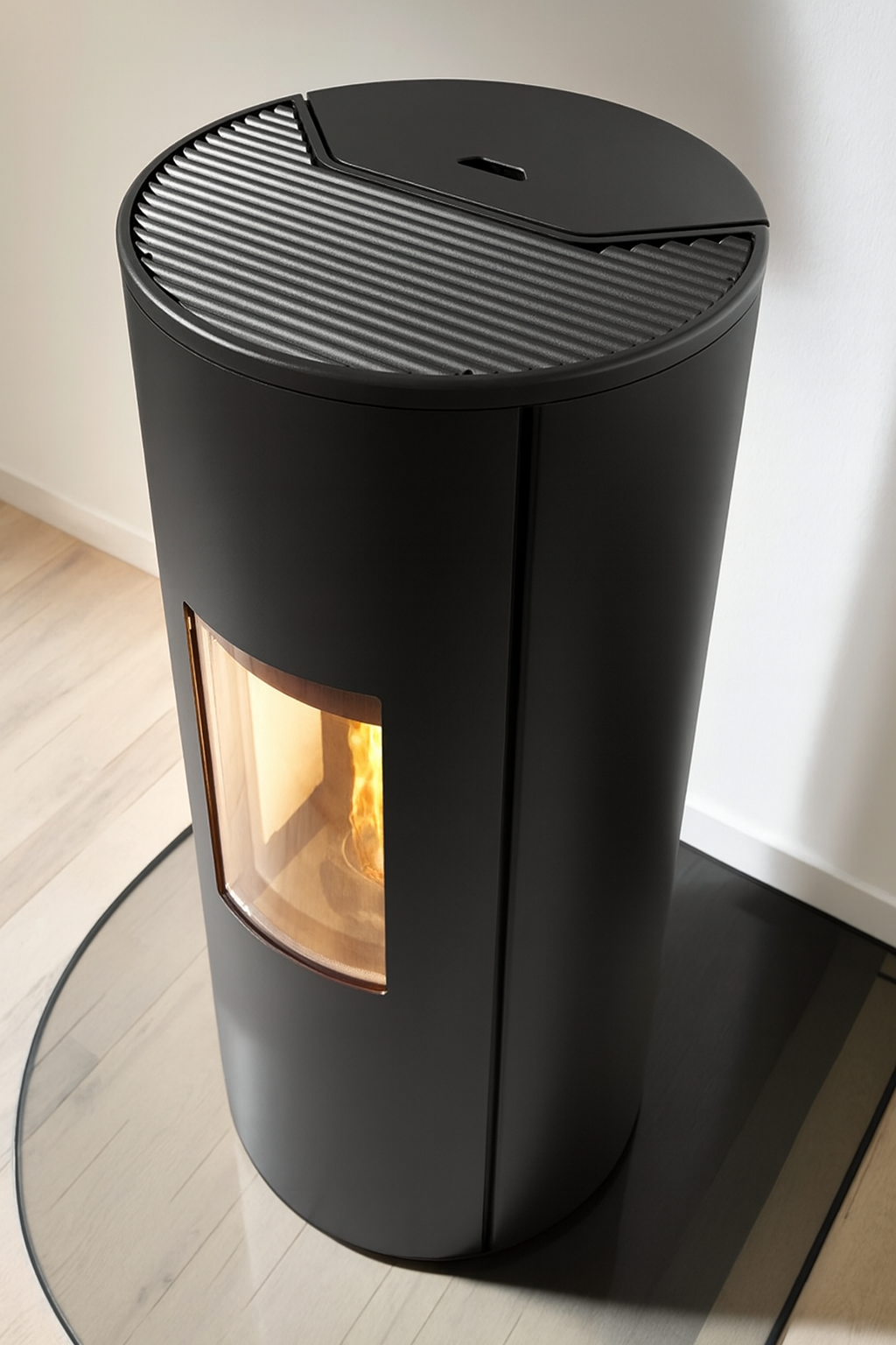 Foto : De stille ronde pelletkachel Rika Cosmo