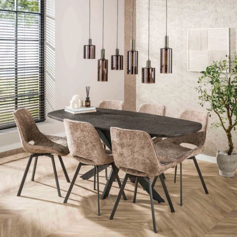 Foto : Hoe hoog hang je een lamp boven de eettafel?