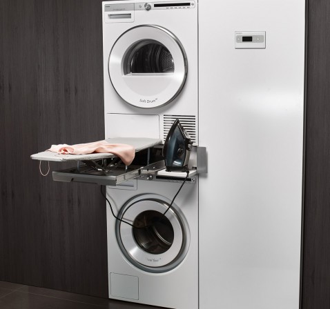 Foto : ASKO HP320T – slimme sokkel met uittrekbare opberglade voor de wasruimte