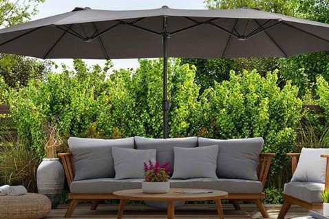 Foto : Welke parasol past bij jouw tuin? Zo creëer je schaduw met stijl