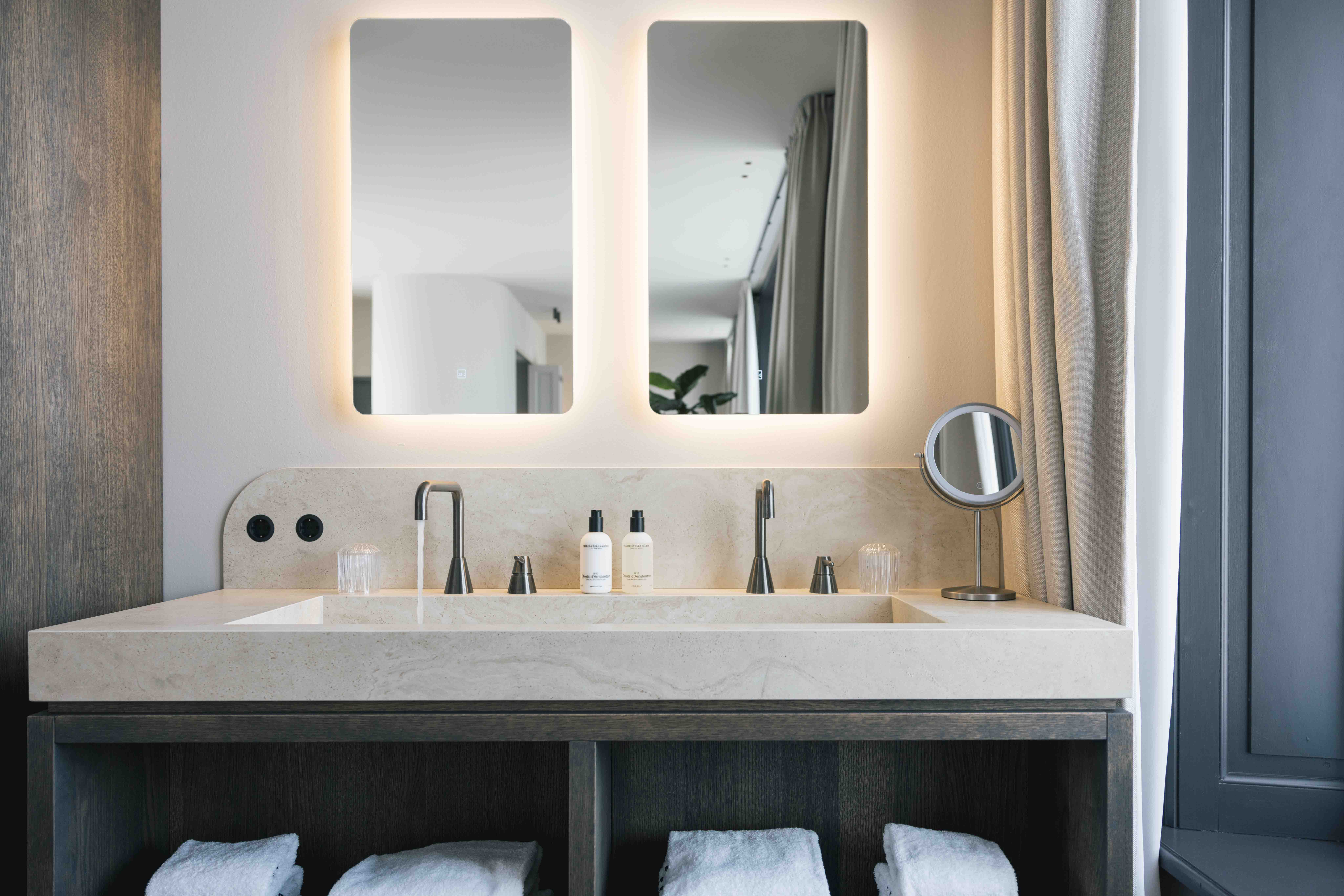 Foto: 548788 JEE O spiegels en kranen f53d8f original 1723212219