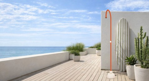 Foto : De JEE-O IZI: een plug & play portable buitendouche