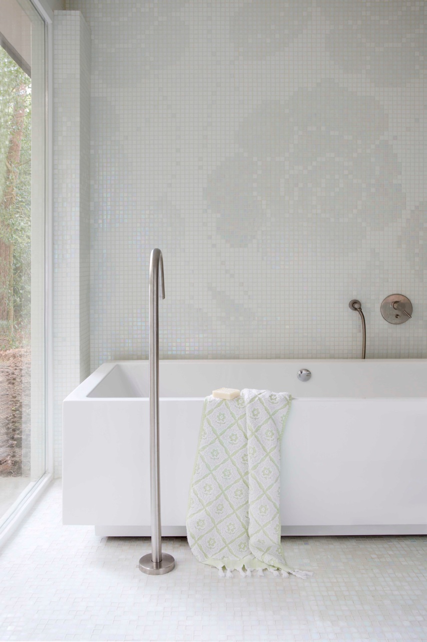 Bloem badkamer glasmozaiek