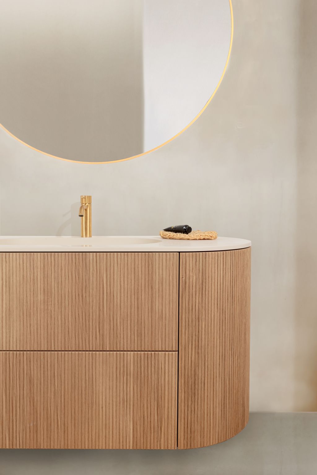 Foto: Wonennl Detremmerie oval light wood detail 3 licht uit LR