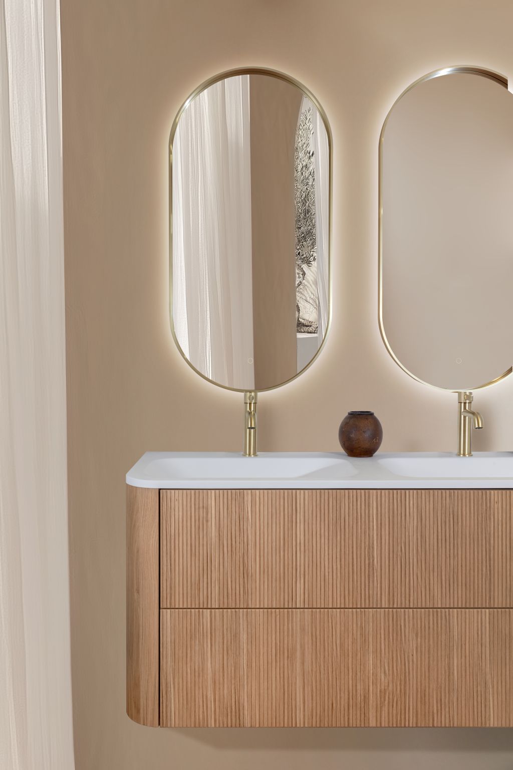 Foto: Wonennl Detremmerie round light wood detail 2 licht uit 