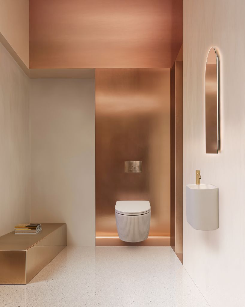 Foto: wit groot toilet ribbel front LR