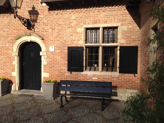 Foto: Achilles bank klgroen nieuw verfsysteem klant van Aerde 2980 Zoersel Belgie PG15506