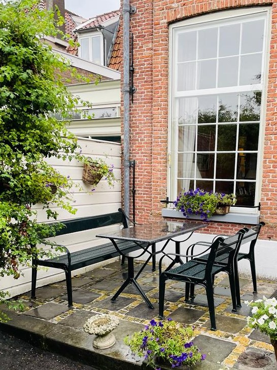 Foto: Adonis   Kronos   tuinset   tuinstoel   tuinbank   tuintafel   aluminium   gietijzer   Belgisch hardsteen   duurzaam   onderhoudsvriendelijk   weerbestendig  1 