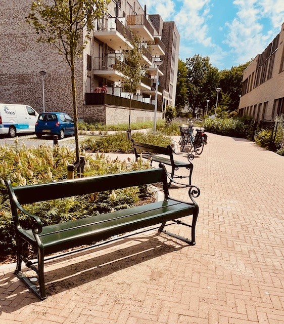 Foto : Parkbank Poseidon: klassieke elegantie ontmoet robuuste duurzaamheid