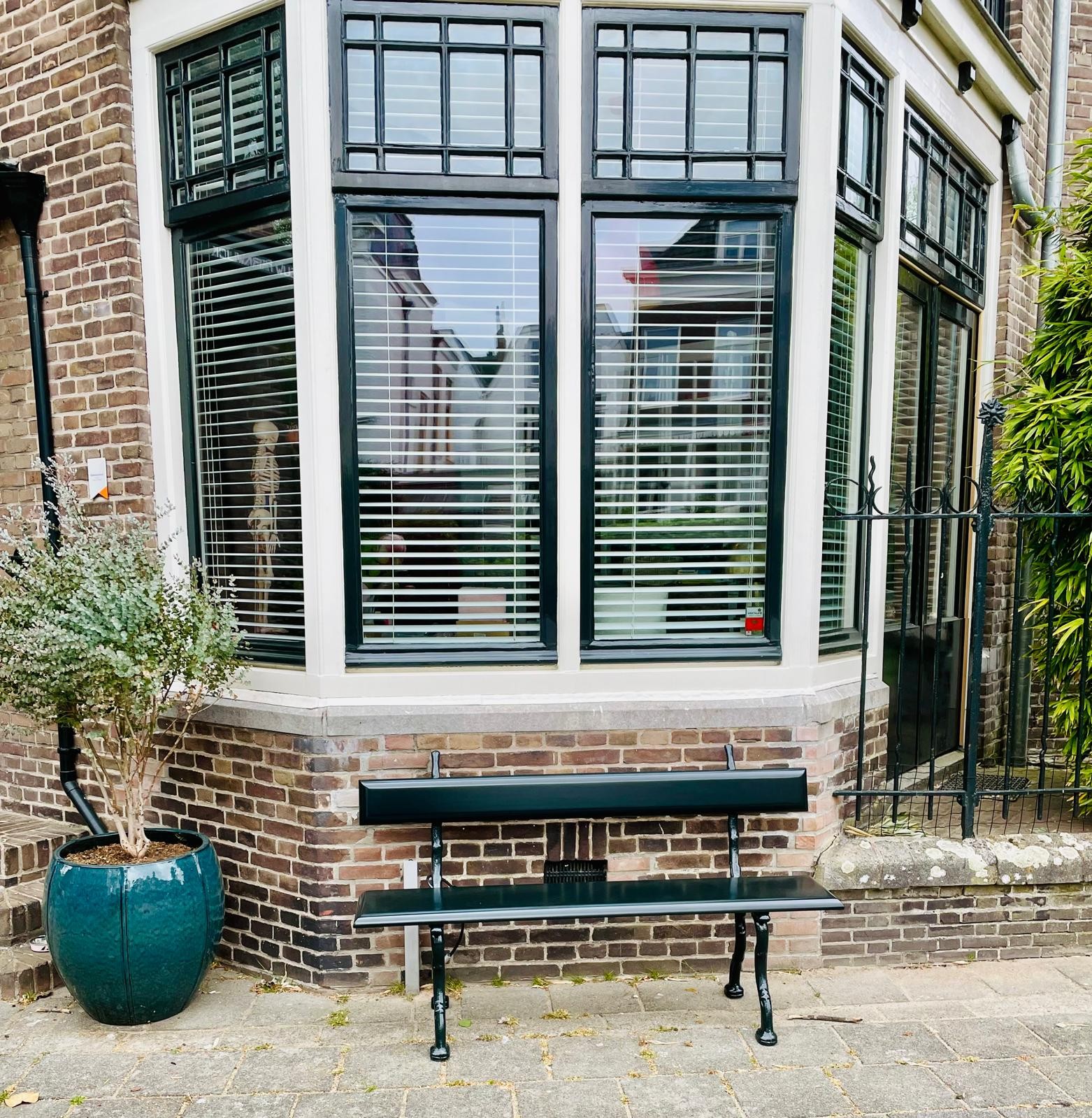 Foto: Hera tuinbank   Gardeluxe   hout   gietijzer