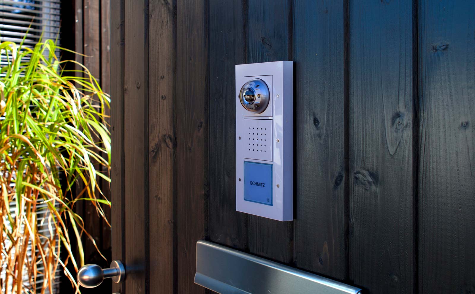 Foto: t  rstation hauswand holz 20768 1584349686