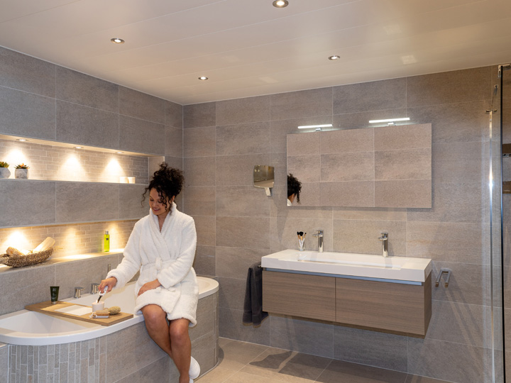 Foto: luxalon plafonds badkamer 5