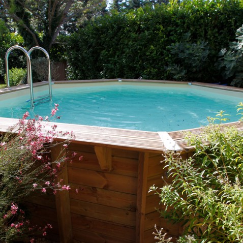 Foto : Genieten en ontspannen met UBBINK® zwembaden