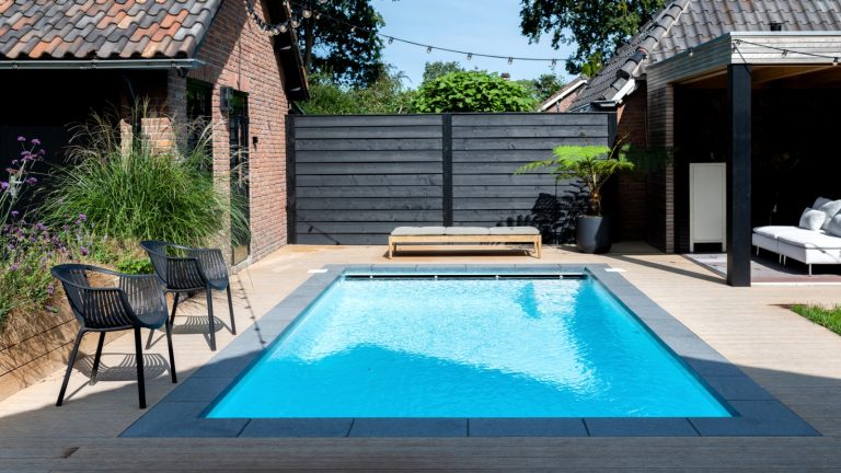 Foto: 1  Skimmerzwembad desk 768x432