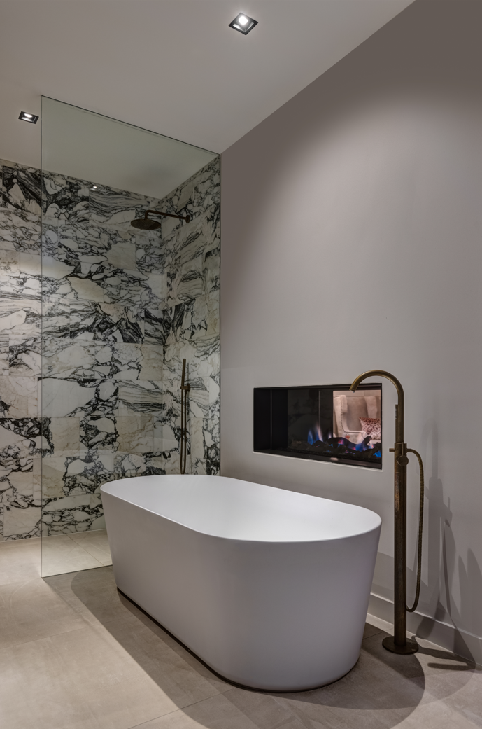 Foto : Project: Luxe badkamers met vrijstaand bad | Luca Sanitair