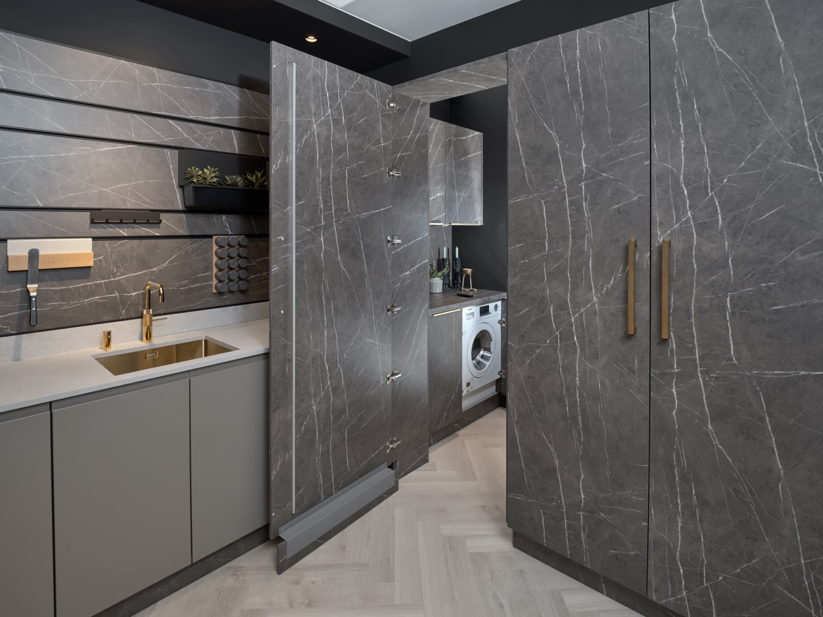 Foto: Studio 52b Schuller Alea Matt Targa    bijkeuken  met Atag Quooker en Bora Tieleman Keukens 10