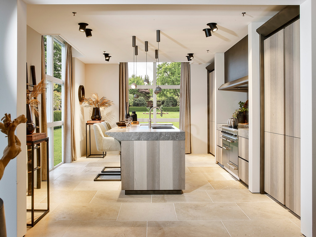 Foto: Studio 116a Tieleman Exclusief Ruvido By Mereno Yellow  Elephant Grey Gebeitst Spuitmetaal Brons Gevlekt Tieleman Keukens 1