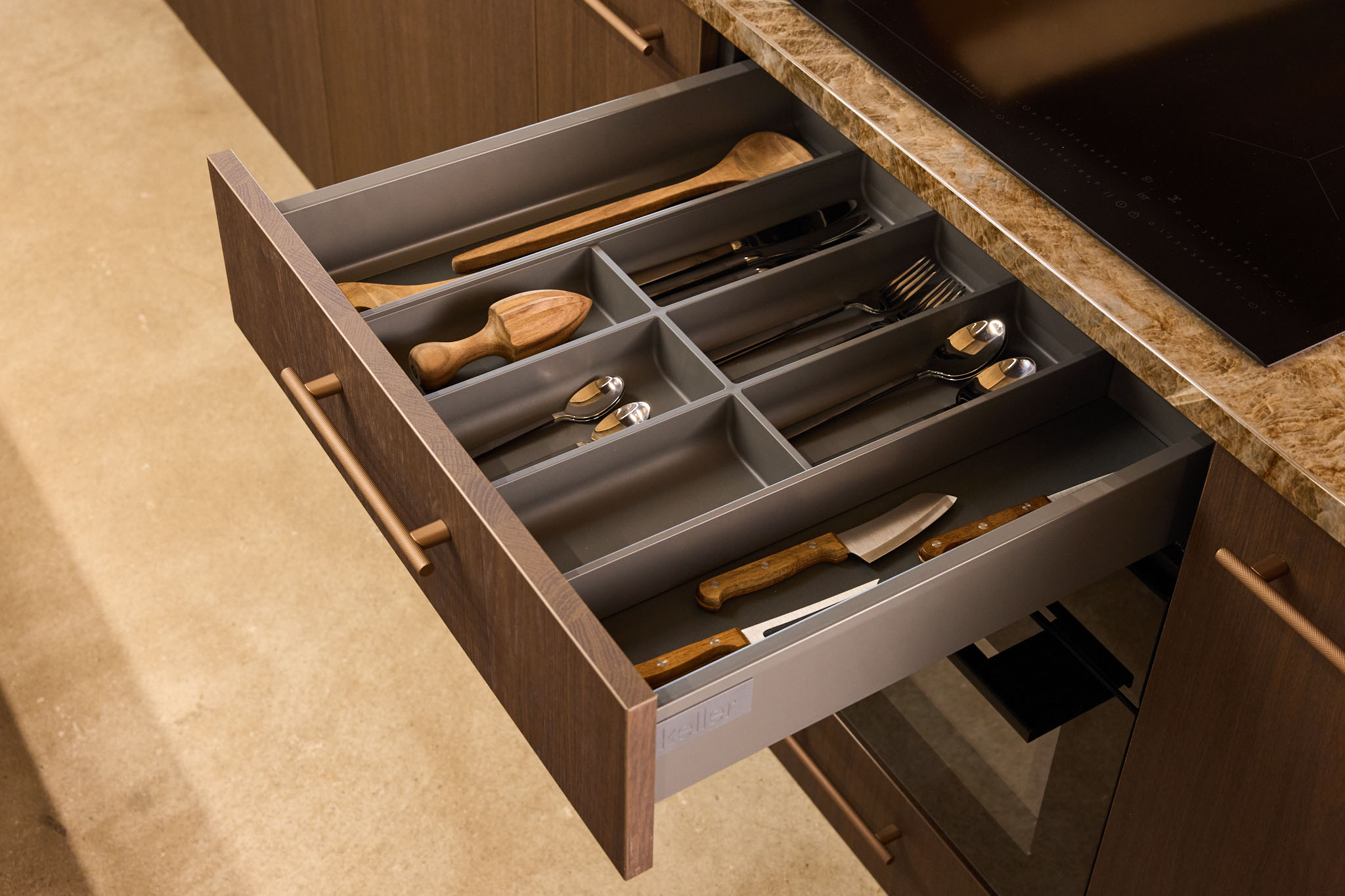 Foto: Tieleman Keukens Keller Keukens keukenmodel Natural weave mokka eiken linnen fronten 4