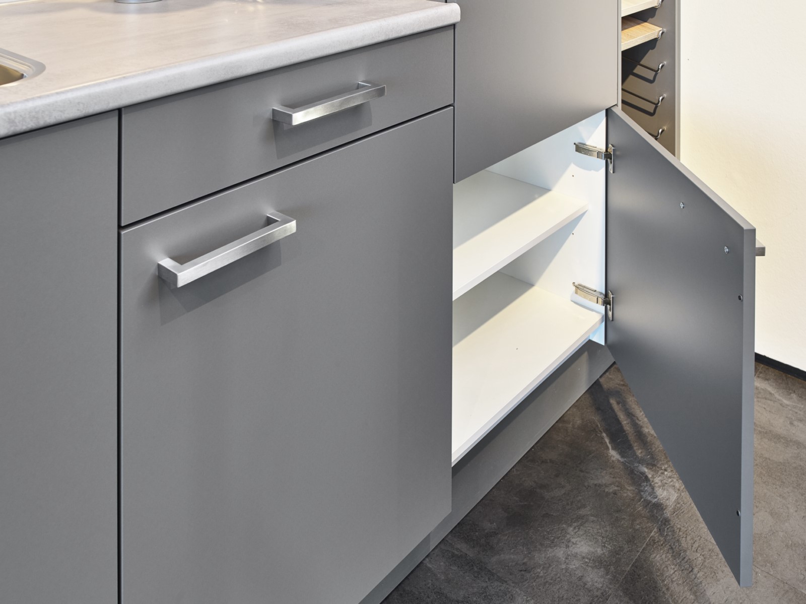 Foto: Studio 16c Keller Prolux Elba keuken kleur Basalt Tieleman Keukens 11  woningbouw 