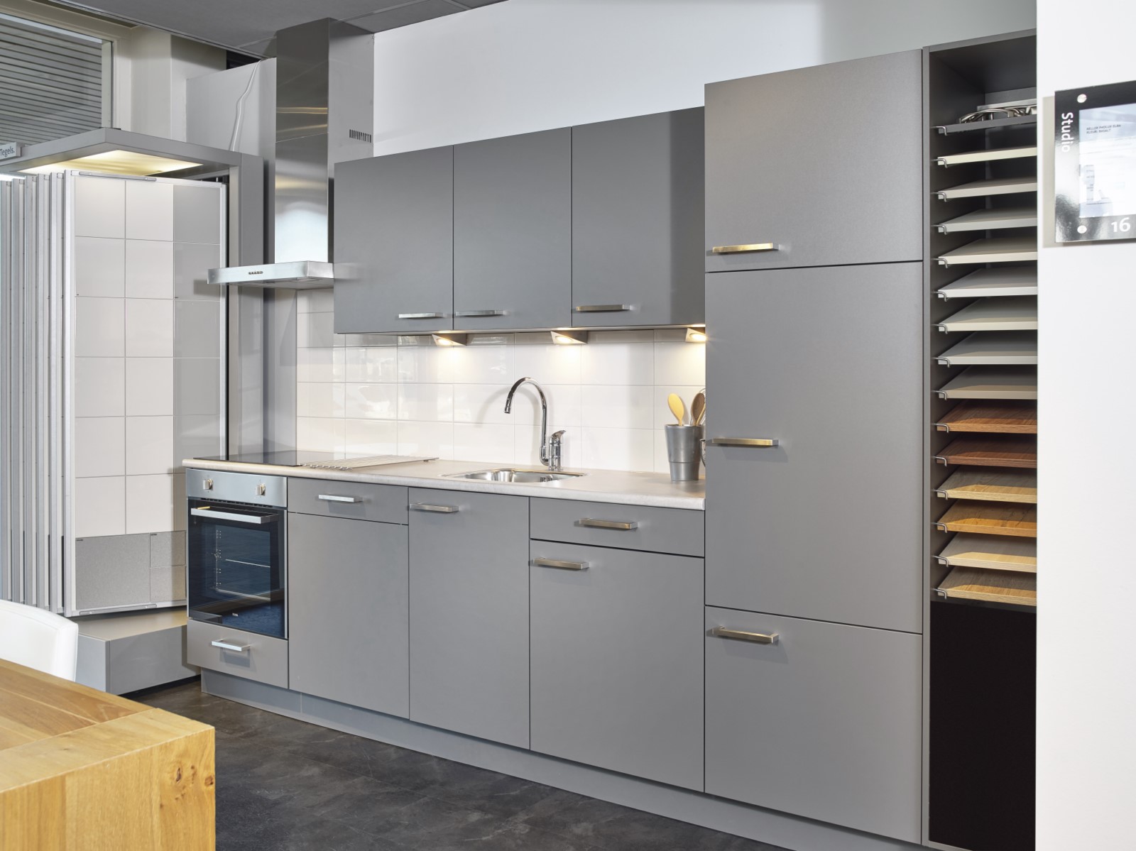 Foto: Studio 16c Keller Prolux Elba keuken kleur Basalt Tieleman Keukens 1  woningbouw 